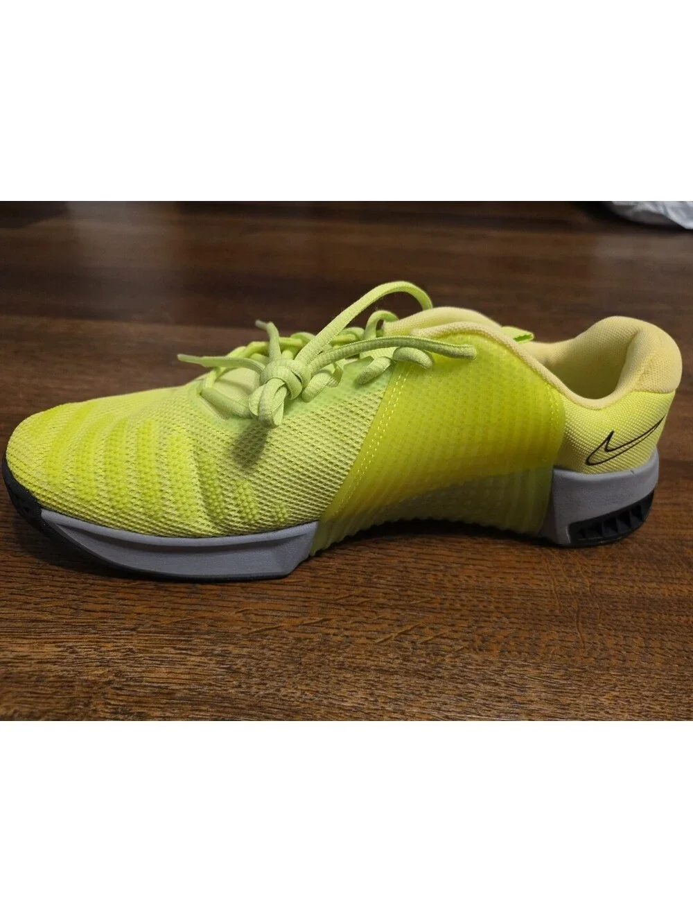 Size 12.5 Nike Metcon 9 Men Training Shoes Light Lemon Twist Volt DZ2617 701 New